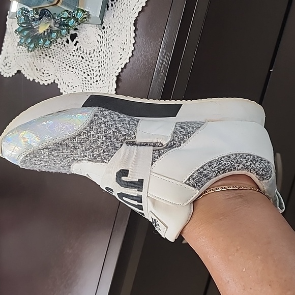 Juicy Couture Sneakers - Picture 8 of 8